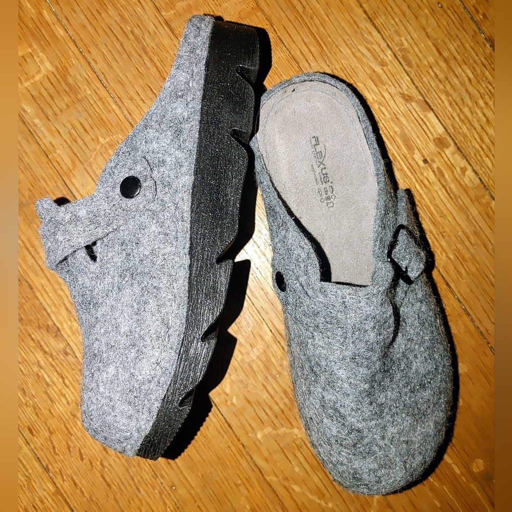 Flexus by Spring Step Felt Buckle Clogs – US 6/6.5, EU 37 – Gray Wool Slip‑Ons